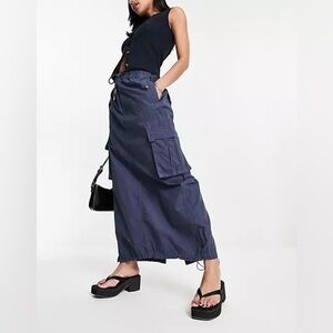 BERSHKA Cargo parachute Skirt